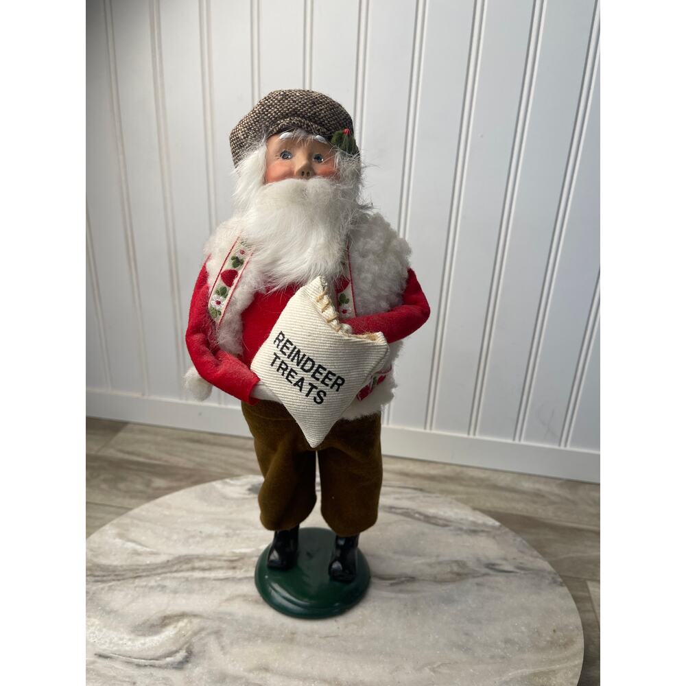 Byers Choice 1997 Santa Reindeer Treats Peanuts Bag Bearded Caroler Vintage.